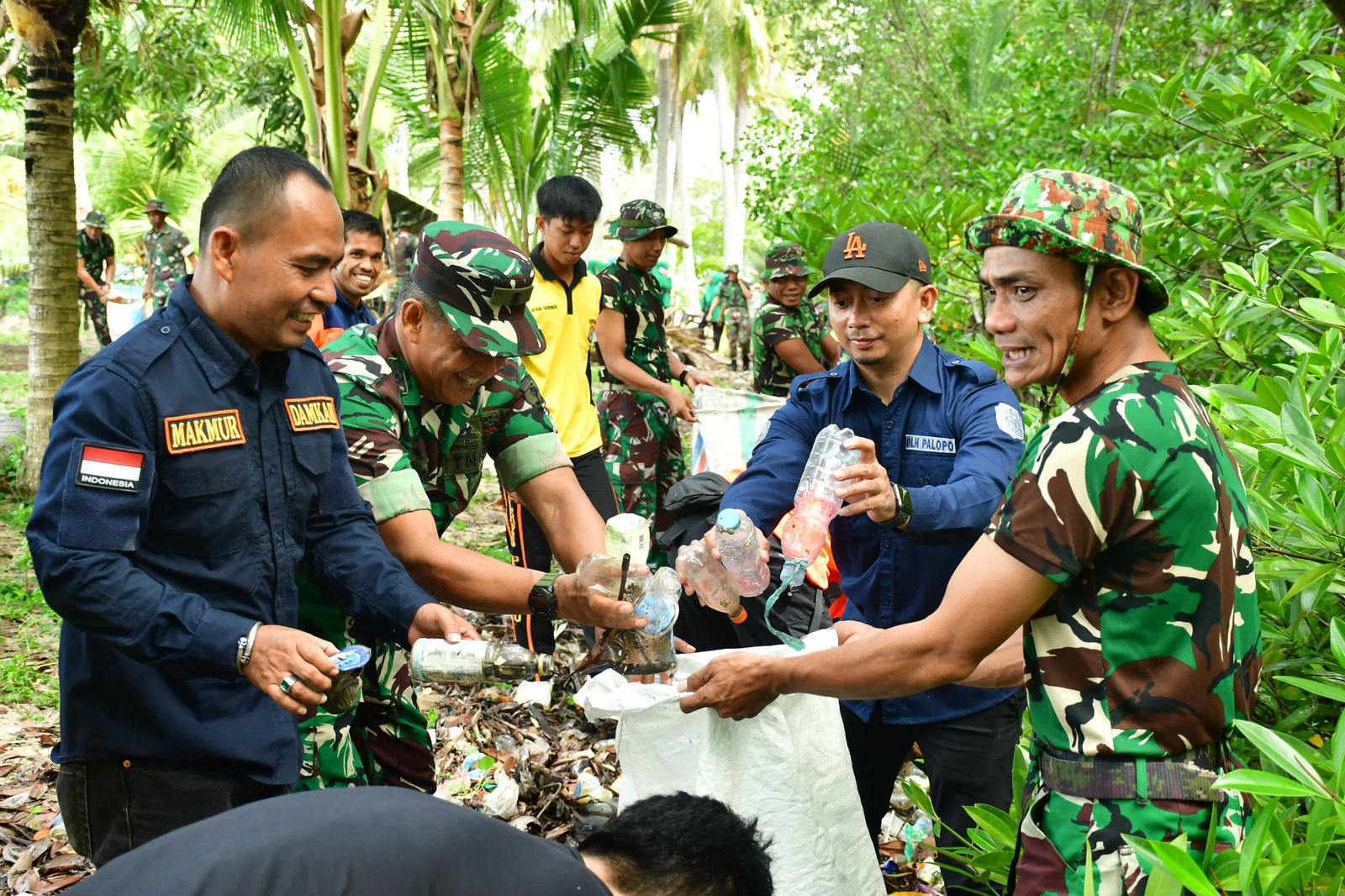 Kadis LH Palopo Hadiri Kick Off Launching Bersih Bersih Pantai