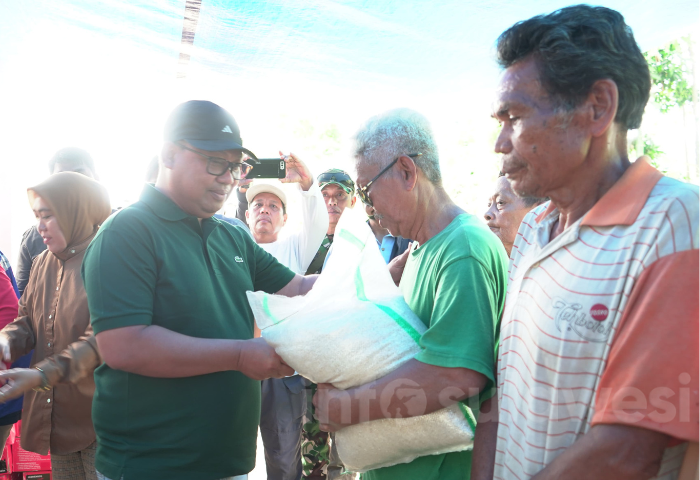 Pj Walikota Palopo Serahkan Bantuan Kepada 23 KK Eks Penderita Kusta