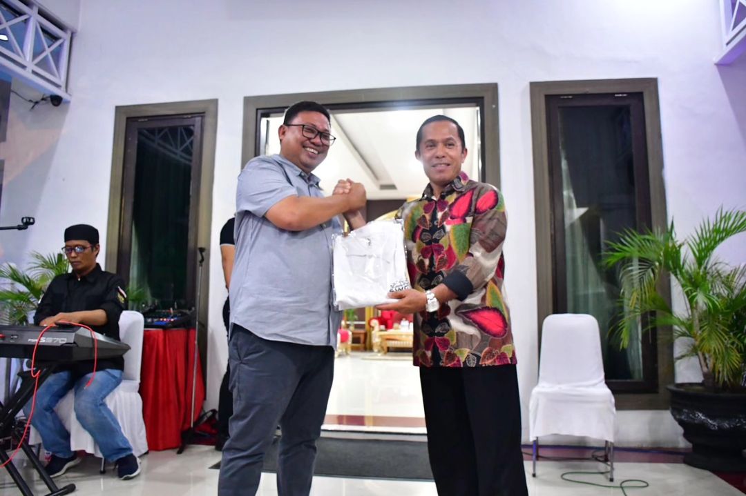 FOTO: Pj. Wali Kota Palopo, Bapak Asrul Sani, SH., M.Si Gelar Gala Dinner bersama Peserta Enduro Walikota Cup 2024 FOTO: Pj. Wali Kota Palopo, Bapak Asrul Sani, SH., M.Si Gelar Gala Dinner bersama Peserta Enduro Walikota Cup 2024