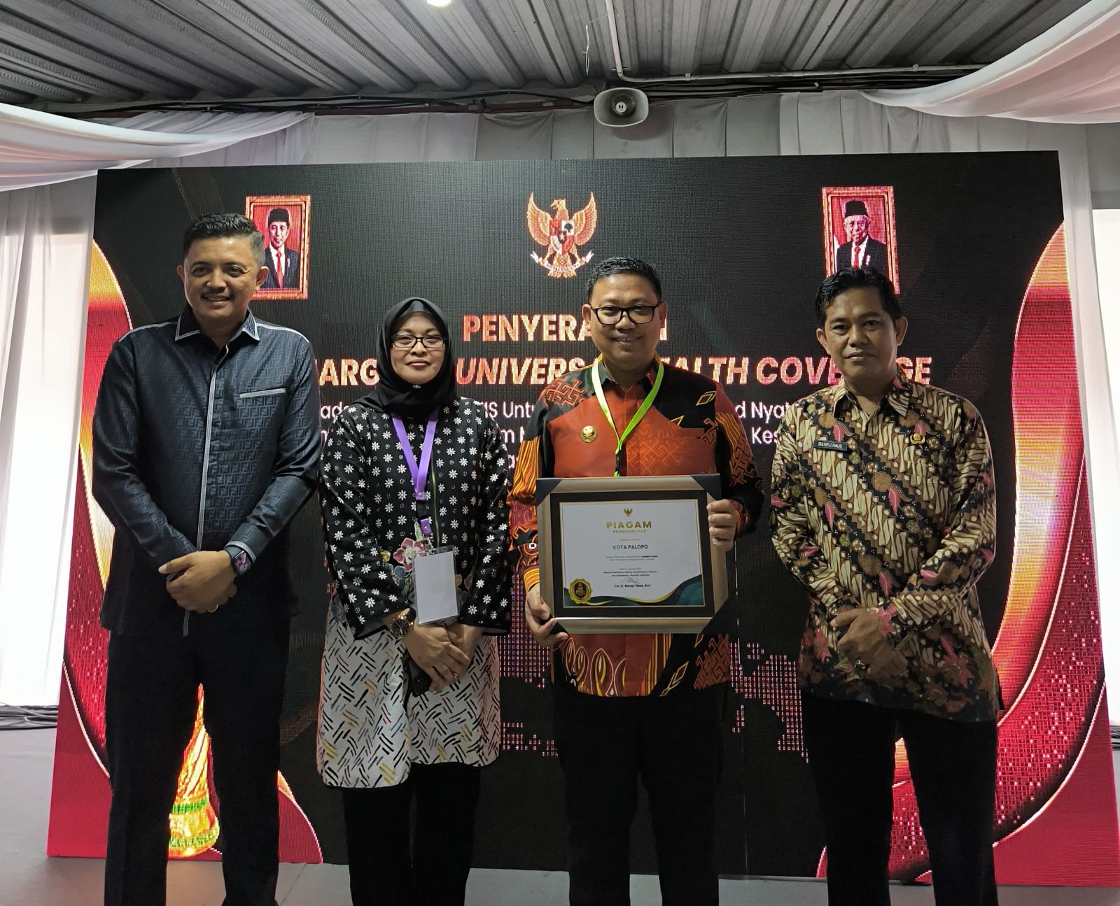 Pemkot Palopo Kembali Raih UHC Award 2024