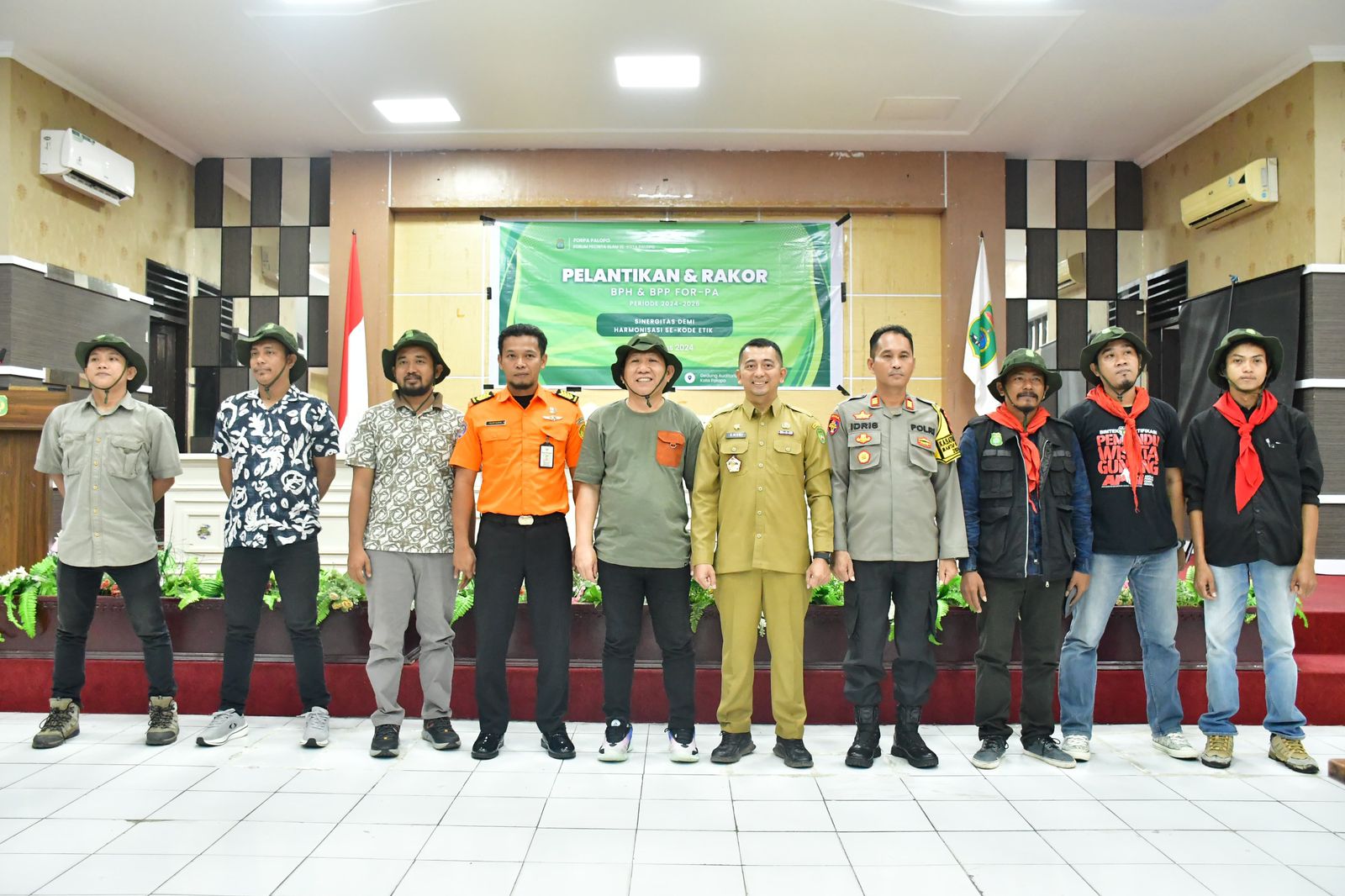 Emil Kadis LH Lantik Forum Pencinta Alam Palopo