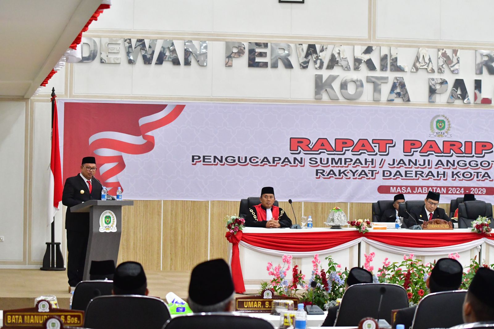 Pengambilan Sumpah Anggota DPRD Kota Palopo, Khidmat Dilaksanakan